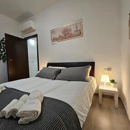 Corteantica Rho-fiera By Rhospitality ロー